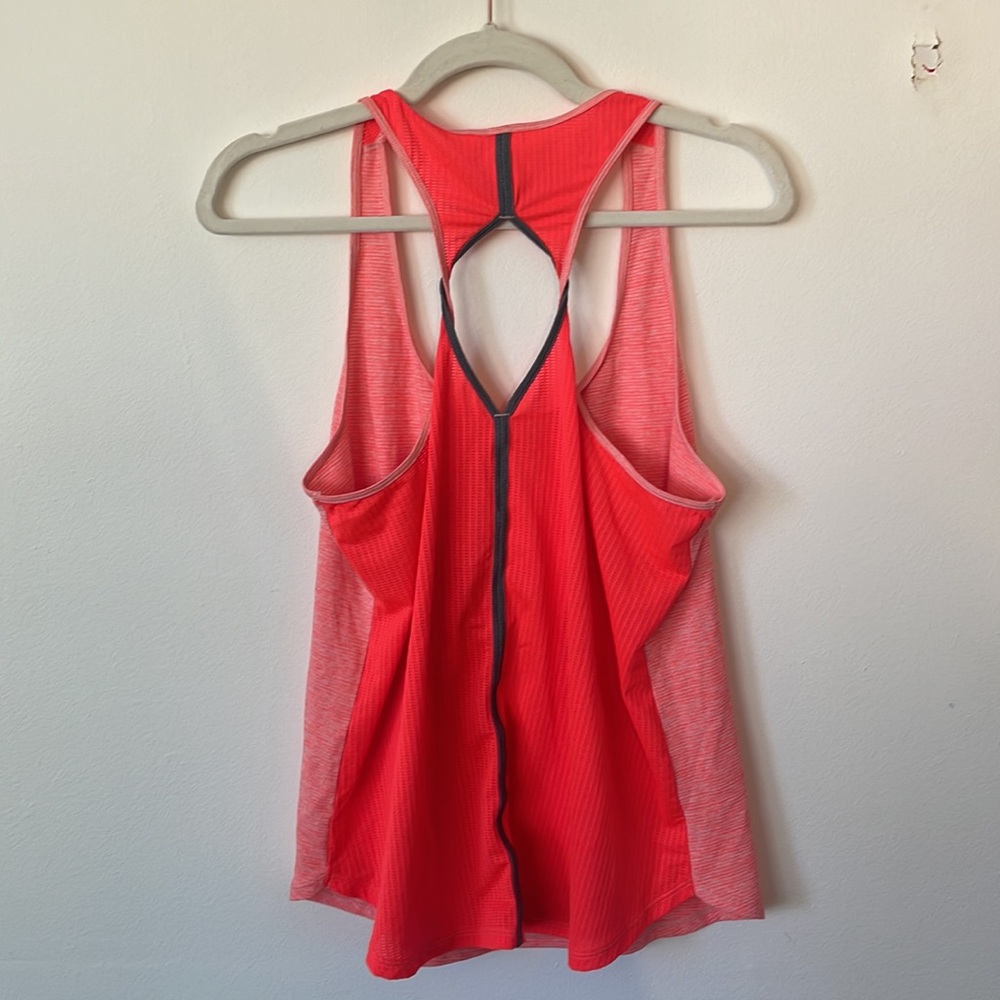 Under Armor Tank - Picture 2 of 3